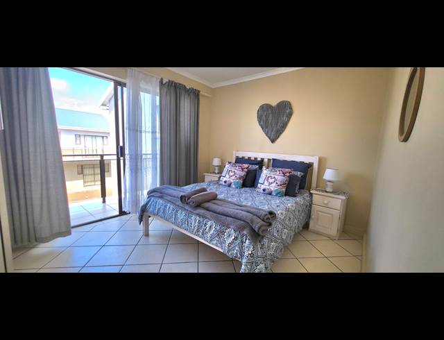 2 BEDROOM APARTMENT FOR SALE IN HARTENBOS CENTRAL